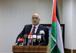 وزير العمل الفلسطيني يقرر البقاء بمنصبه رغم قرار حزبه الانسحاب من الحكومة