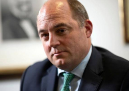 وزير الدفاع البريطاني : مستعدون للتعامل مع “طالبان” إذا التزمت بمعايير دولية محددة