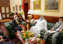 زايد والسفير الكويتي يناقشان الضوابط الصحية للمسافرين بين مصر والكويت