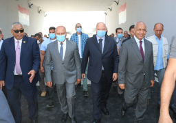 افتتح الفريق مهندس كامل الوزير وزير النقل والمواصلات واللواء خالد عبد العال محافظ القاهرة نفق السيارات اسفل خط سكة حديد طرة – التبين