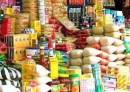 خبير اقتصاد: السلع متوفرة في الاسواق ولا حاجة لتخزينها