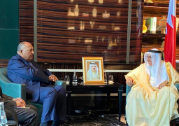 شكري يلتقي وزير خارجية مملكة البحرين لبحث سبل الدفع قُدمًا بالعلاقات الثنائية بين البلدين