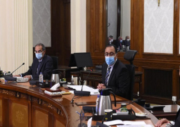 بالصور.. رئيس الوزراء يلتقي مُمثلي جمعية ” اتصال” وشركات تطوير برمجيات السيارات والمعدات