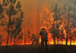 المفوضية الأوروبية تعزز جهودها لمكافحة الحرائق في اليونان