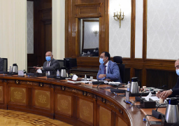رئيس الوزراء يتابع الموقف التنفيذي لمشروع القطار الكهربائي السريع