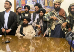 طالبان تعلن أنها ستجرى حواراً سلمياً مع مسؤولي الحكومة السابقين وأن قادتها سيظهرون للعلن