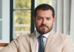 عمرو يوسف ينفي إصابته بسبب “الشيطان”