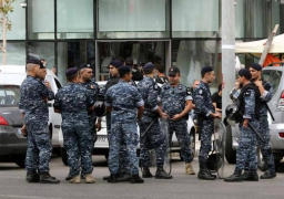 الشرطة اللبنانية تحذر من ظاهرة بيع البنزين والمازوت في جالونات بلاستيكية وتتوعد المخالفين