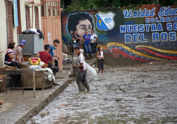 مصرع 13 شخصا على الأقل جراء فيضانات غربى فنزويلا