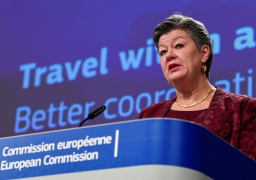 مفوضة الشئون الداخلية تطالب الاتحاد الأوروبي باستقبال الأفغان المعرضين لتهديد وشيك