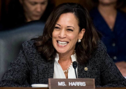 هاريس: أمريكا تقدم مليون جرعة إضافية من لقاح “كورونا” لفيتنام