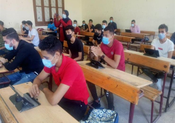 طلاب الثانوية العامة دور ثان يؤدون امتحان الجبر والهندسة الفراغية