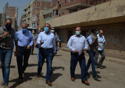 مدبولى يتفقد مجمع الخدمات ومركز الشباب ومشروعات المرافق بقرية نوى