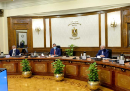 مدبولي:الرئيس وجه بتوفر العناصر الغذائية المتكاملة التى يحتاجها الطلاب