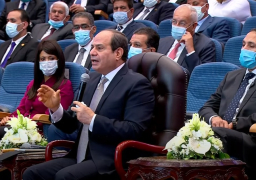 الرئيس السيسي يتفقد ميناء الإسكندرية البحري ويطلع على عملية التطوير بمرافقه : ننفذ مشاريع الموانئ المصرية بأنفسنا.. ونرحب بالمستثمرين