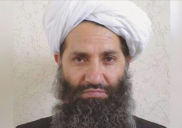 زعيم طالبان يتعهد بتطوير العلاقات مع الدول ضمن إطار الشريعة