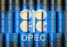 النفط قرب أعلى مستوى في 7 سنوات مع التزام أوبك+ بخطة الإنتاج