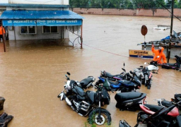 الفيضانات والانهيارات الأرضية تودي بحياة نحو مئة شخص في نيبال والهند