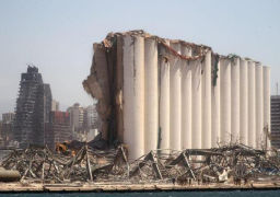 المحقق بانفجار مرفأ بيروت يطلب استدعاء وزيرين سابقين