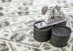 النفط يعاود الصعود بدعم من الطلب وشح المعروض
