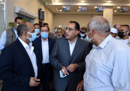 مدبولى يتفقد مجمع كليات جامعة الوادي الجديد و مكتب بريد الخارجة