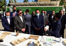 مدبولي يتفقد مشروعات شباب رواد الأعمال وممثلي الشركات الناشئة