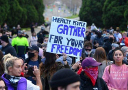 تظاهر الآلاف فى أستراليا احتجاجا على قيود كورونا