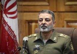 الجيش الإيراني يوجه تحذيراً لمسيرتين أمريكيتين اقتربتا من منطقة عمليات مناورات “ذو الفقار”