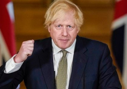 جونسون يجري اتصالا مع ماكرون عقب حادث غرق مهاجرين في القنال الإنجليزي