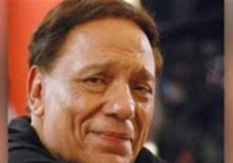 عادل إمام «صاحب السعادة» في كتاب يتناول مسيرته