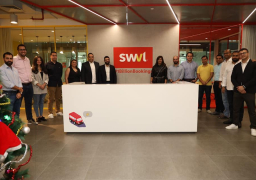 وزيرة الهجرة تزور مقر شركة “سويفل” بالإمارات وتلتقي المصريين العاملين بالشركة