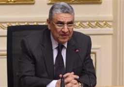 شاكر: نستهدف إنتاج 10 آلاف ميجاوات من الطاقة المتجددة