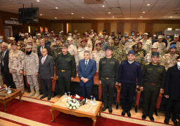 صور..الفريق ربيع يستعرض أبرز المنجزات التنموية بقناة السويس