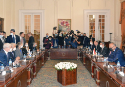 شكري يؤكد موقف مصر الثابت من دعم جهود السلام والاستقرار بالشرق الأوسط