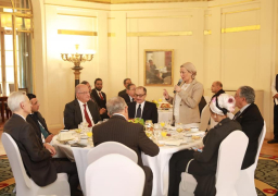 وزيرة البيئة تستعرض مع السفير الفرنسي وعدد من الشركات الفرنسية تطور ملف البيئة فى مصر والتحضير لاستضافة مؤتمر المناخ القادم