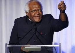 أبو الغيط ينعى قس جنوب افريقيا الراحل ديزموند توتو