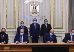 مدبولى يشهد التوقيع على اتفاقية تسهيل ائتماني مع المؤسسات المالية