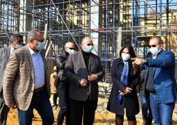 مساعد أول رئيس الوزراء تتفقد أعمال تطوير حدائق الفسطاط وساحة جامع عمرو