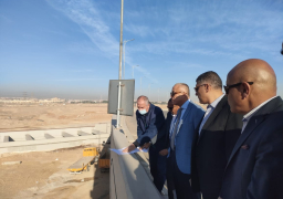 مسئولو “الإسكان” يتفقدون أعمال تطوير طريق الواحات بمدينة 6 أكتوبر