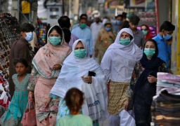 باكستان تسجل أعلى حصيلة إصابات يومية بفيروس “كورونا” منذ شهر