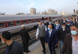 خلال جولته بمحطة مصر للسكك الحديدية .. وزير النقل .. عدم السماح بدخول أي راكب بدون تذكرة وسرعة الانتهاء من تركيب البوابات الالكترونية الخاصة بدخول وخروج الركاب