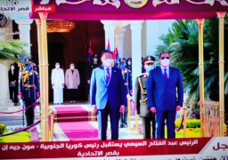 السيسي يستقبل رئيس كوريا الجنوبية في زيارة هي الاولى منذ 16 عاما