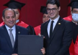 السيسي يسلم خريجى الأكاديمية الوطنية للتدريب شهادات التخرج