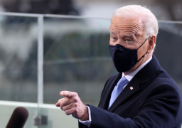 بايدن: إعادة تصنيف الحوثيين منظمة إرهابية مسألة قيد النظر