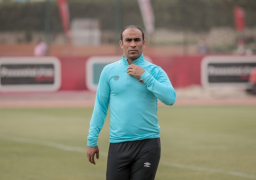 سيد عبد الحفيظ يطمئن على لاعبي الأهلي الدوليين قبل السفر للكاميرون