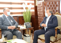 وزير التنمية المحلية يتابع مع محافظ القاهرة مستجدات المشروعات التنموية