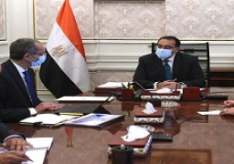 رئيس الوزراء يتابع مع وزير الاتصالات الموقف التنفيذي لمشروعات الوزارة