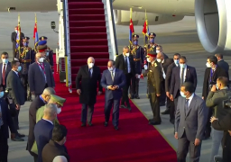 الرئيس السيسي يستقبل نظيره الجزائري عبد المجيد تبون بمطار القاهرة