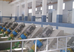 وزير الموارد المائية والري يتابع موقف مشروعات محطات الرفع على مستوى الجمهورية