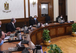 رئيس الوزراء يستعرض مع وزير الزراعة عددا من ملفات عمل الوزارة .. خطة لتنمية الثروة السمكية فى البحيرات